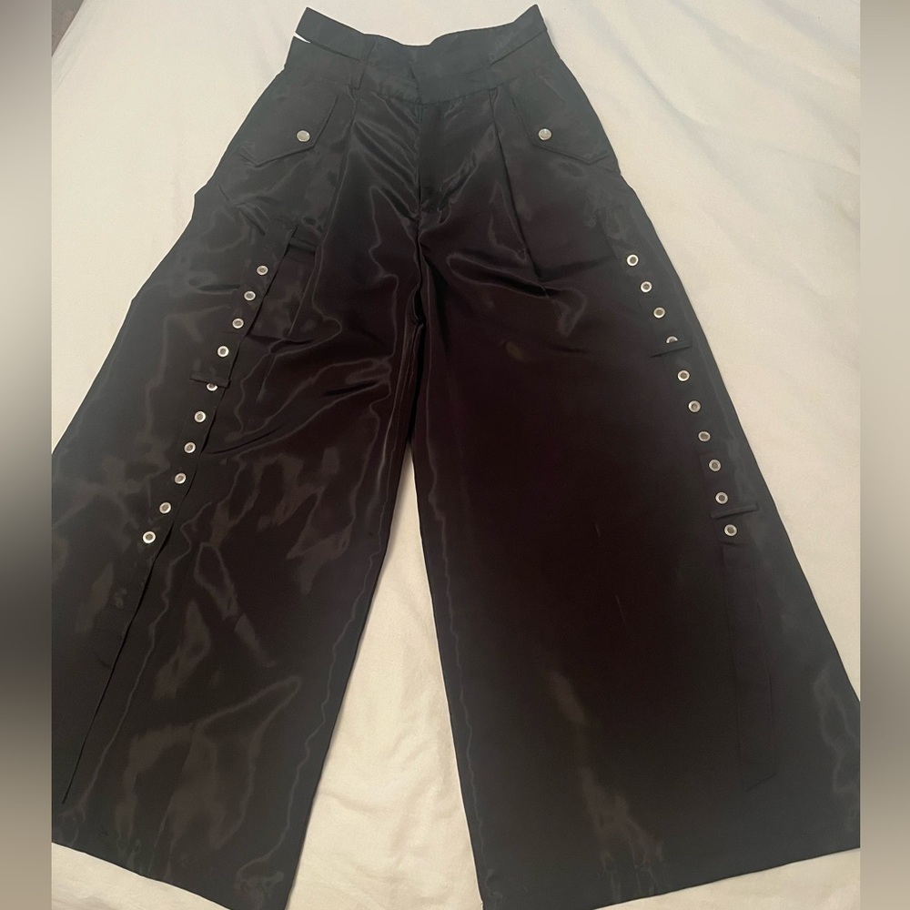 AZAKA PARIS Pants